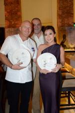 <br />Mr Peter Knipp presented a token of appreciation to The Prime Society and Chef Matt Moran